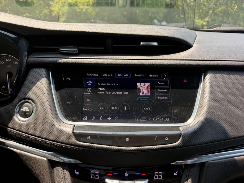 Cadillac XT5 Vehicle Image 14