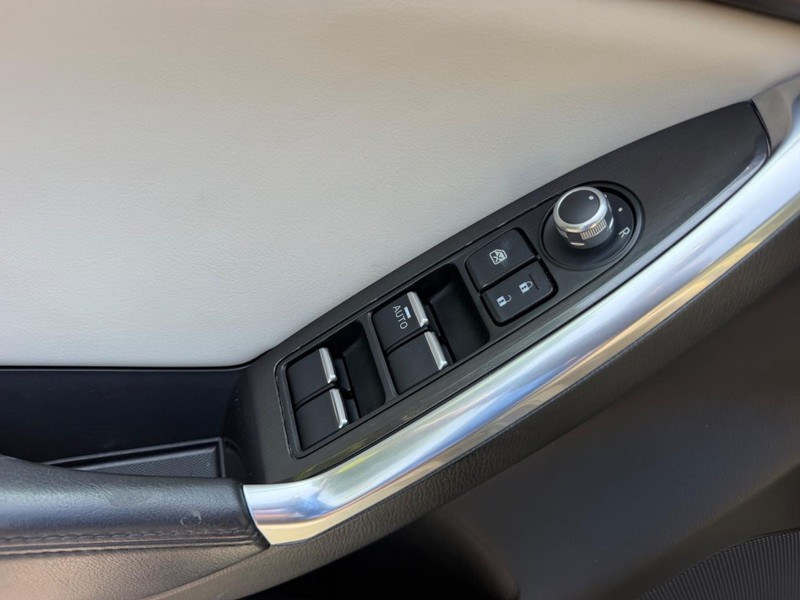 Mazda CX-5 Vehicle Image 17