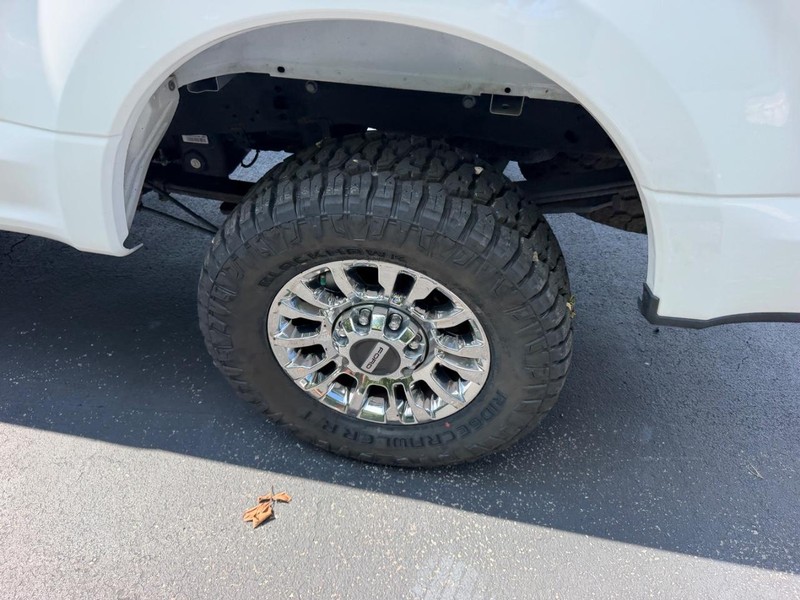 Ford Super Duty F-250 SRW Vehicle Image 06