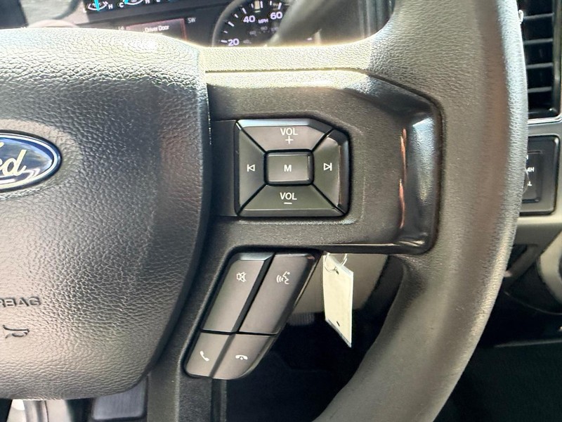 Ford Super Duty F-250 SRW Vehicle Image 11