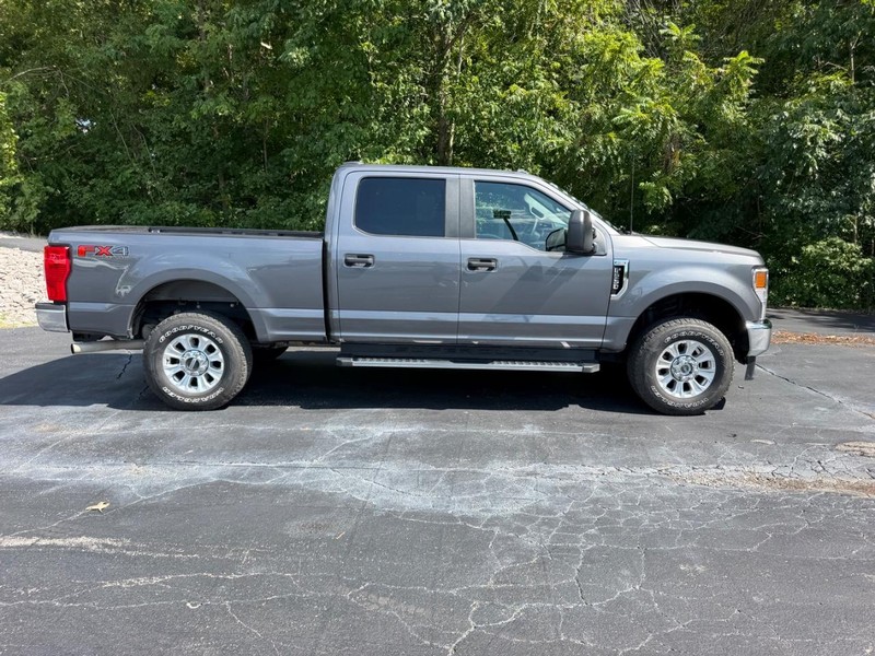 Ford Super Duty F-250 SRW Vehicle Image 02