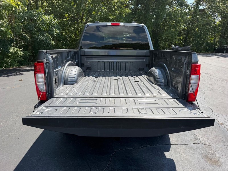 Ford Super Duty F-250 SRW Vehicle Image 05