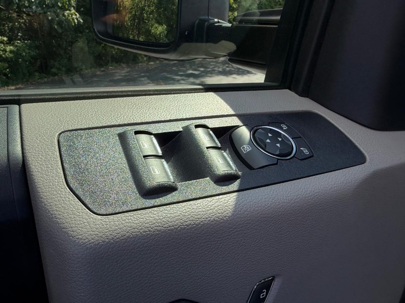 Ford Super Duty F-250 SRW Vehicle Image 15