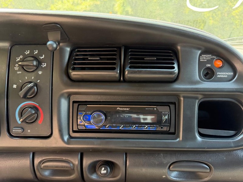Dodge Ram 2500 Vehicle Image 12