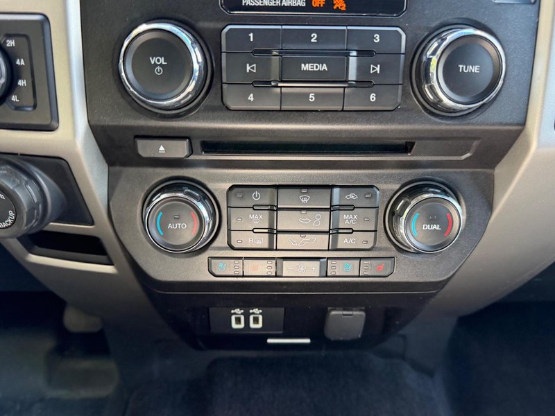 Ford F-150 Vehicle Image 13