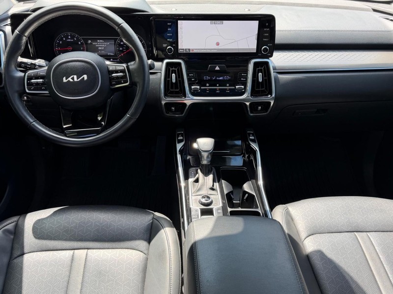Kia Sorento Vehicle Image 11