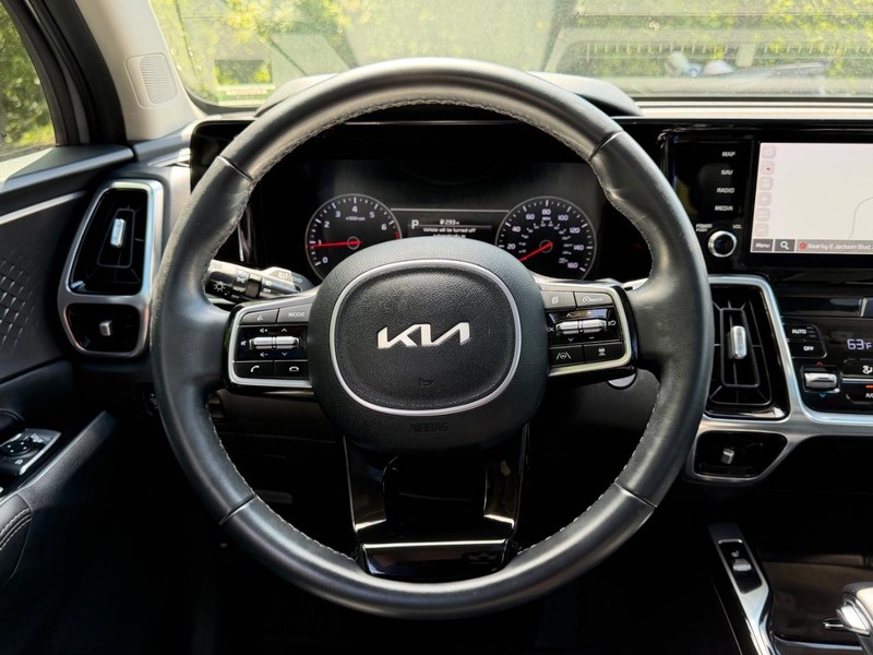Kia Sorento Vehicle Image 12