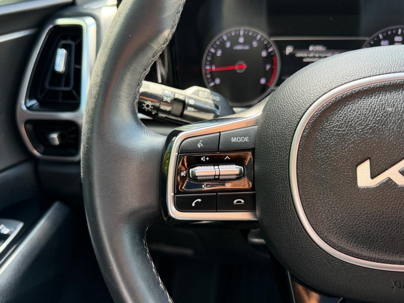 Kia Sorento Vehicle Image 13