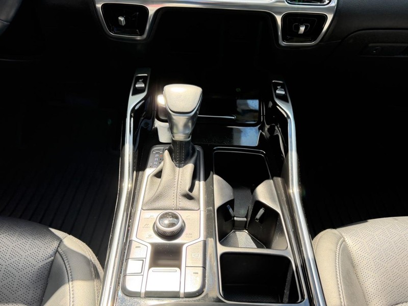 Kia Sorento Vehicle Image 17