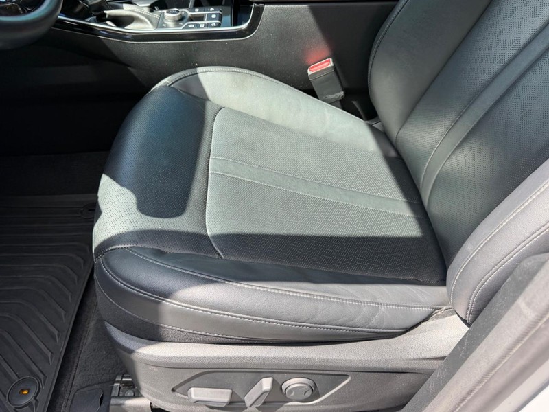 Kia Sorento Vehicle Image 20
