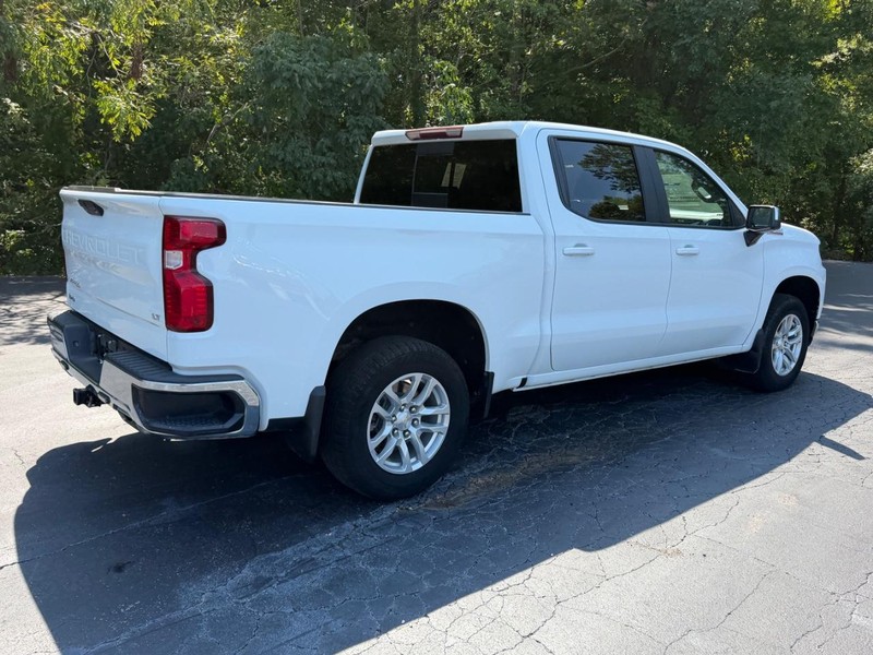 Chevrolet Silverado 1500 Vehicle Full-screen Gallery Image 03