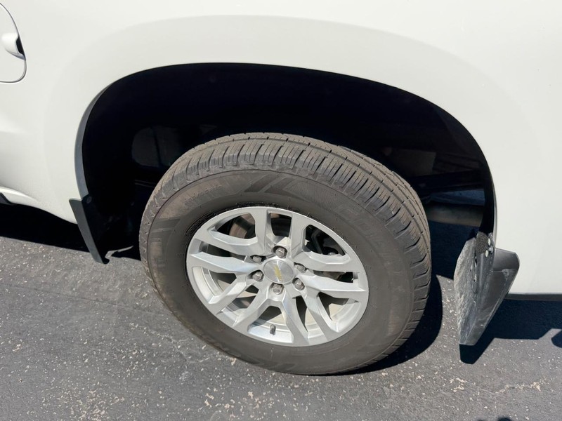 Chevrolet Silverado 1500 Vehicle Full-screen Gallery Image 06