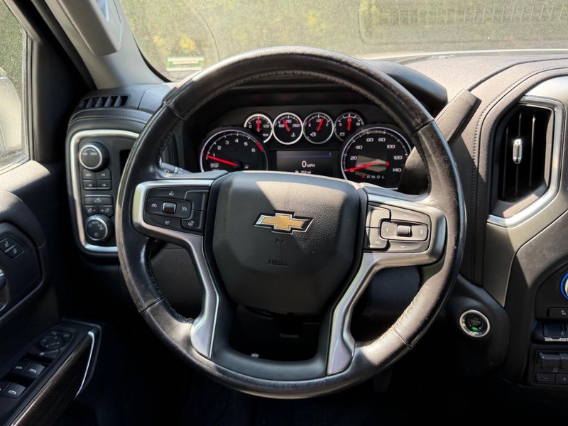 Chevrolet Silverado 1500 Vehicle Full-screen Gallery Image 09