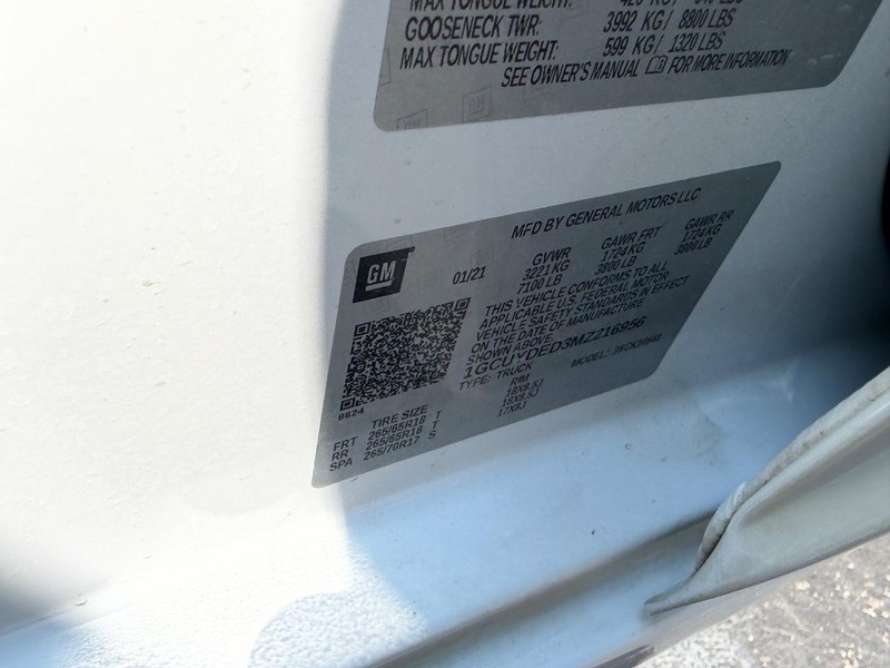 Chevrolet Silverado 1500 Vehicle Full-screen Gallery Image 19