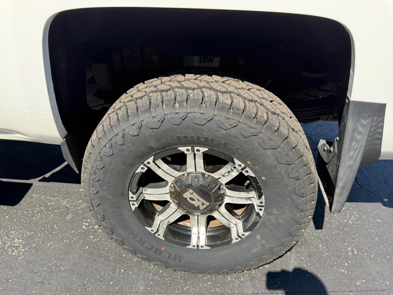Chevrolet Silverado 3500HD Vehicle Full-screen Gallery Image 06