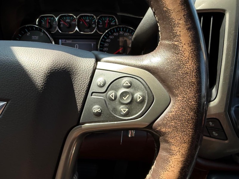 Chevrolet Silverado 3500HD Vehicle Full-screen Gallery Image 13