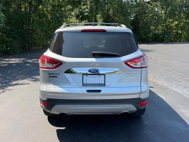 Ford Escape Vehicle Full-screen Gallery Image 04