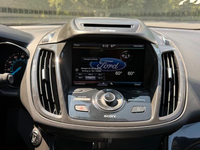 Ford Escape Vehicle Full-screen Gallery Image 13