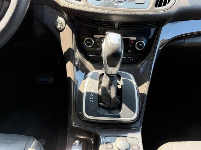 Ford Escape Vehicle Full-screen Gallery Image 15