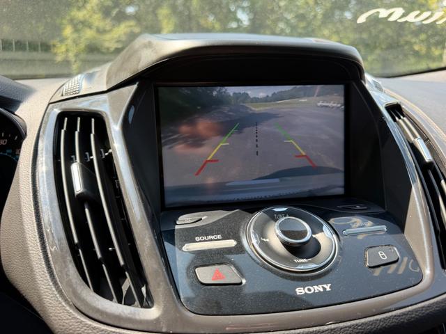 Ford Escape Vehicle Full-screen Gallery Image 21