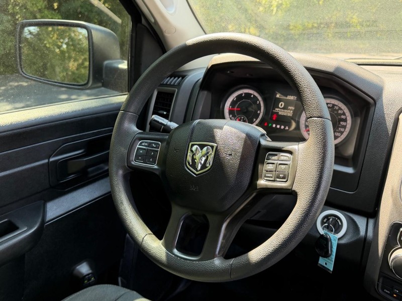 Ram 1500 Classic Vehicle Image 08