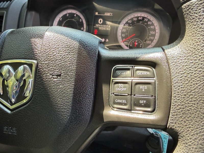 Ram 1500 Classic Vehicle Image 10