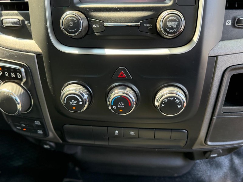 Ram 1500 Classic Vehicle Image 12