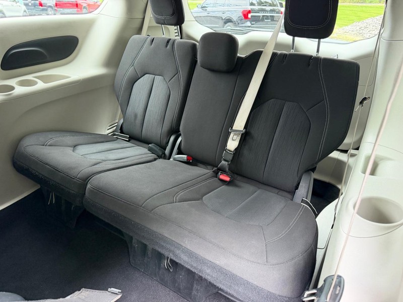 Chrysler Voyager Vehicle Image 08