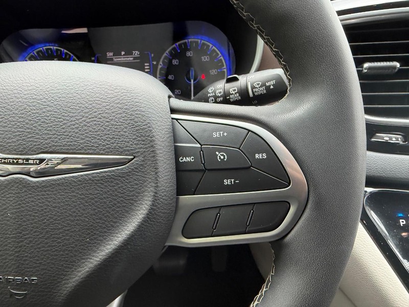 Chrysler Voyager Vehicle Image 14