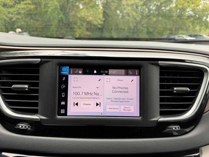 Chrysler Voyager Vehicle Image 15