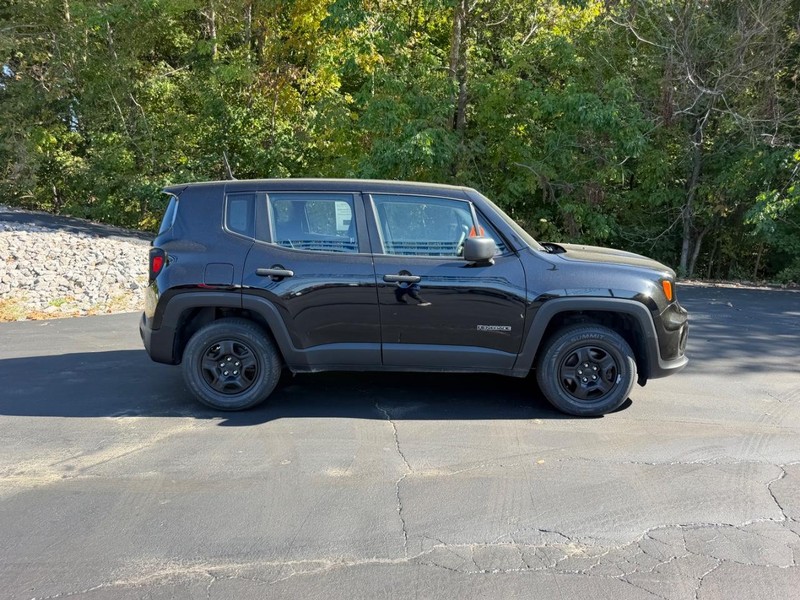 Jeep Renegade Vehicle Image 02