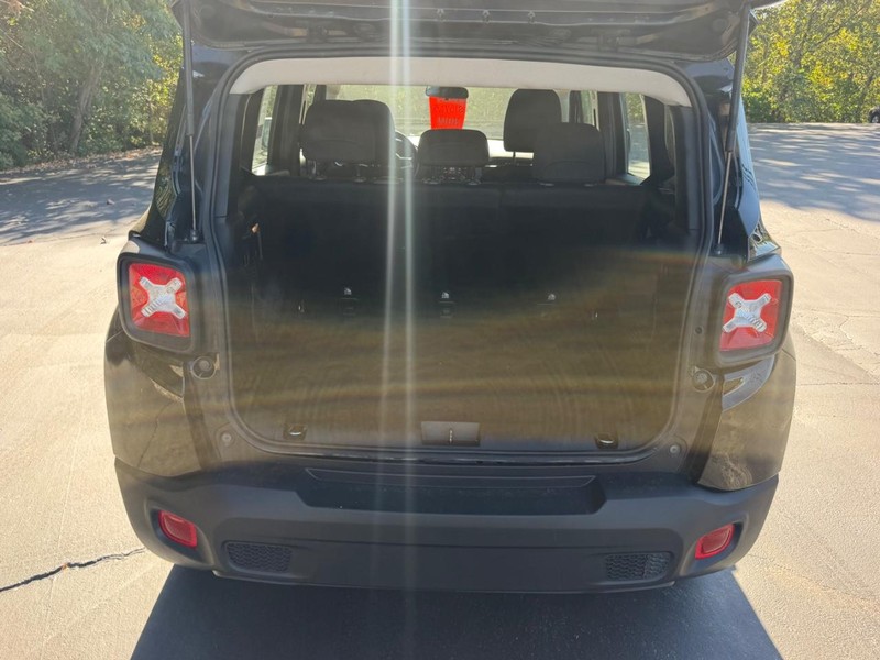 Jeep Renegade Vehicle Image 05