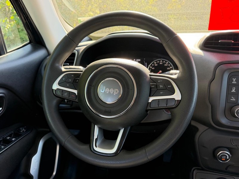 Jeep Renegade Vehicle Image 10
