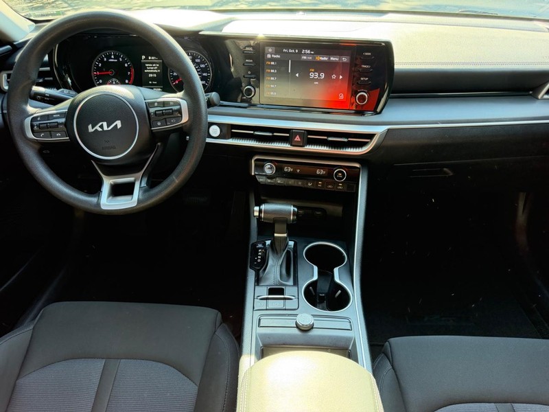 Kia K5 Vehicle Image 08