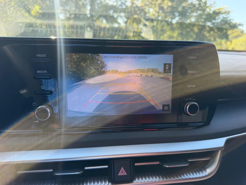 Kia K5 Vehicle Image 19