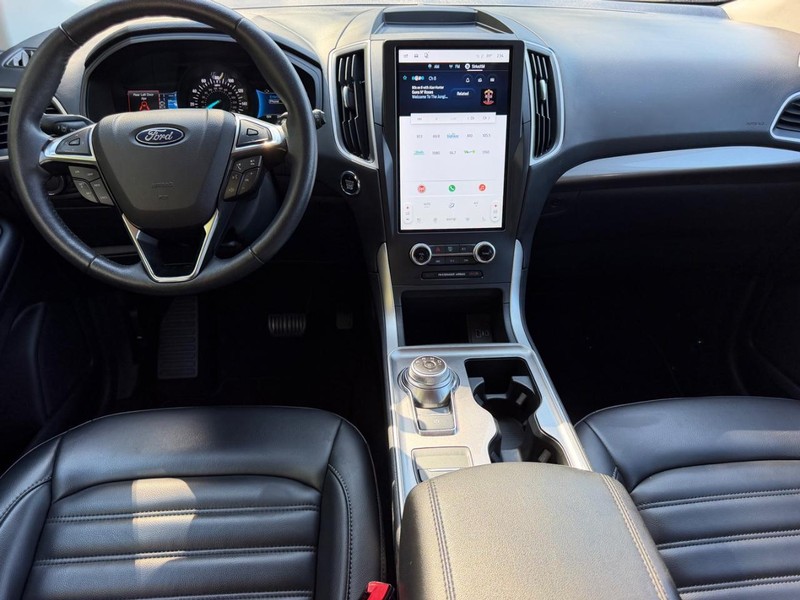 Ford Edge Vehicle Image 09