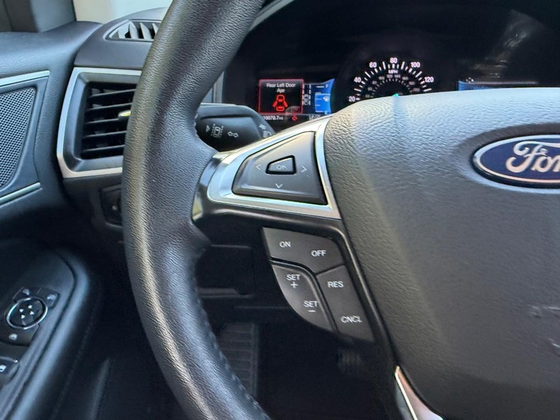Ford Edge Vehicle Image 11