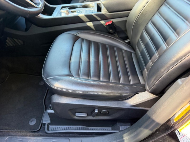 Ford Edge Vehicle Image 18