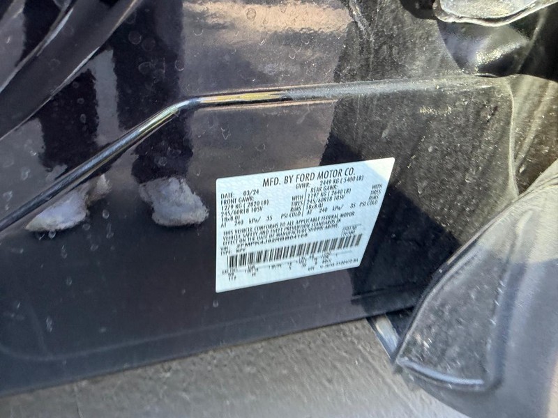 Ford Edge Vehicle Image 21