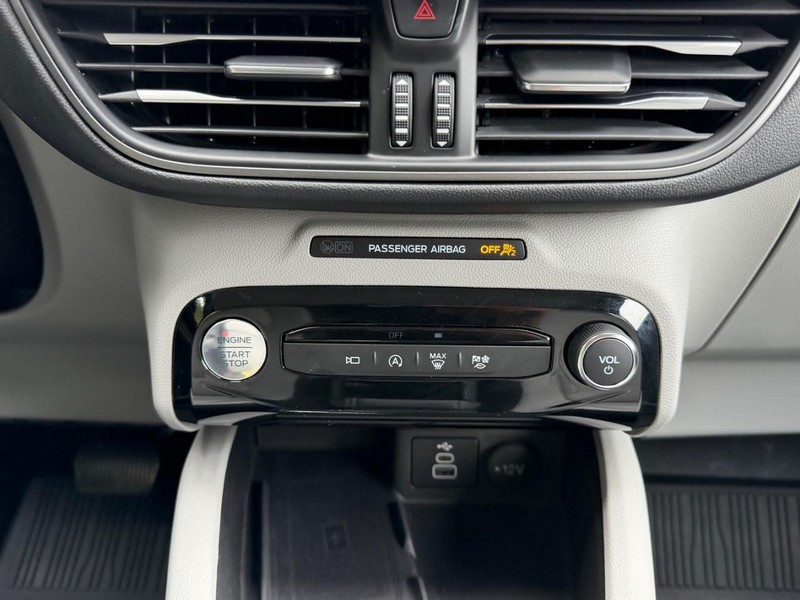 Ford Escape Vehicle Image 14