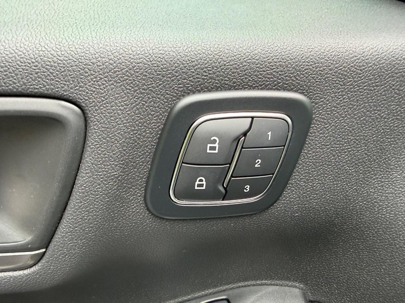 Ford Escape Vehicle Image 18