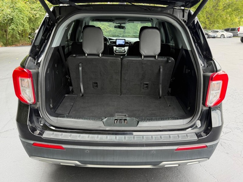 Ford Explorer Vehicle Image 05