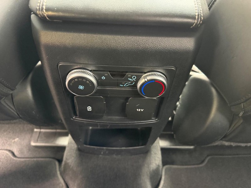 Ford Explorer Vehicle Image 10