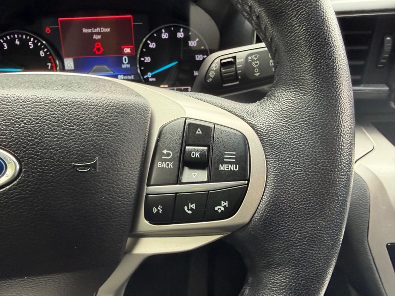 Ford Explorer Vehicle Image 14
