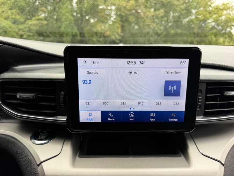 Ford Explorer Vehicle Image 15