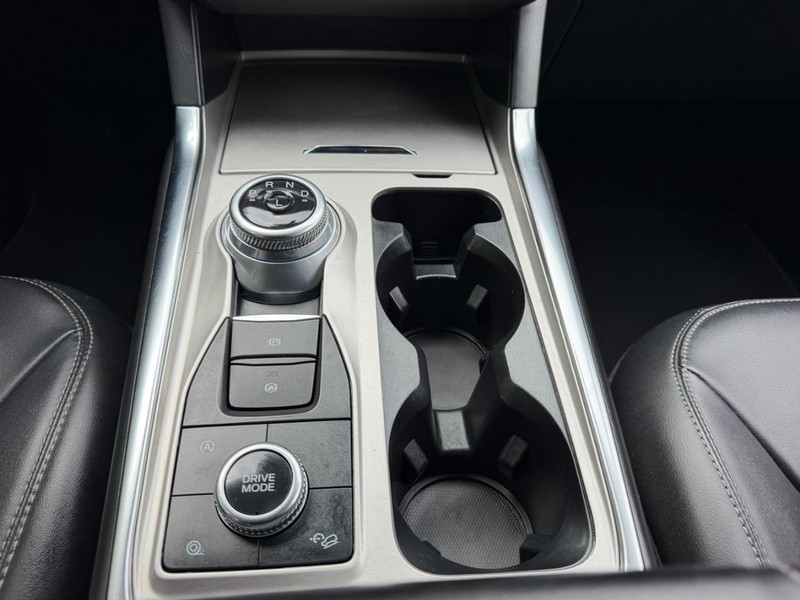 Ford Explorer Vehicle Image 17