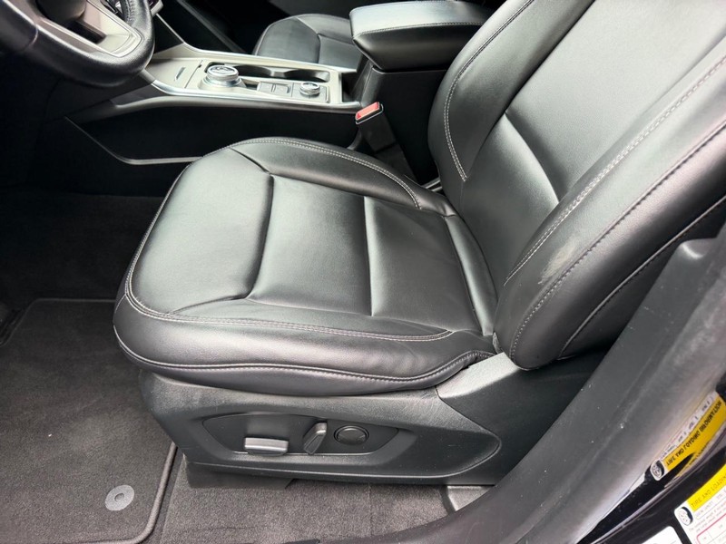 Ford Explorer Vehicle Image 20