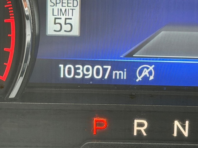 Ford Explorer Vehicle Image 21
