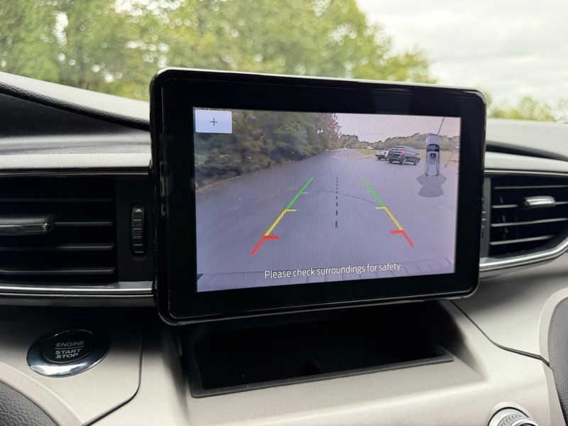 Ford Explorer Vehicle Image 22