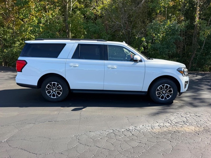 Ford Expedition Max Vehicle Image 02